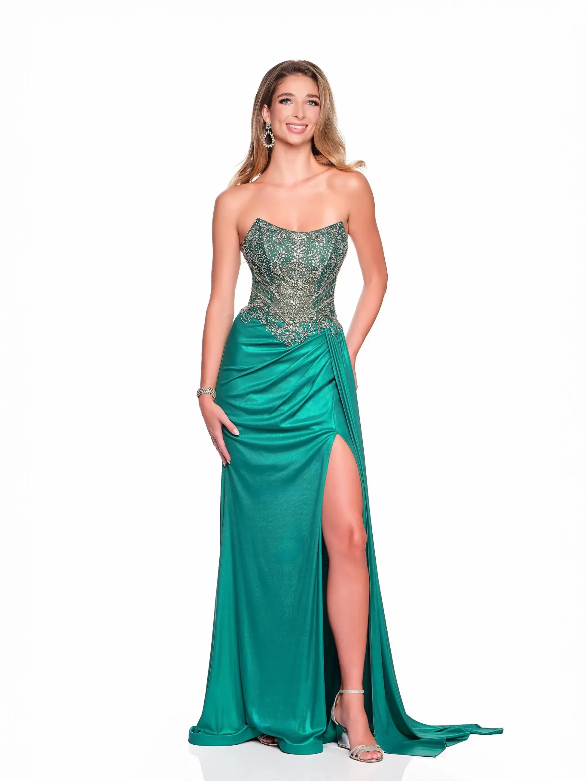 Effortless Elegance: Finding a Prom Dress That Captures Your True Essence Image
